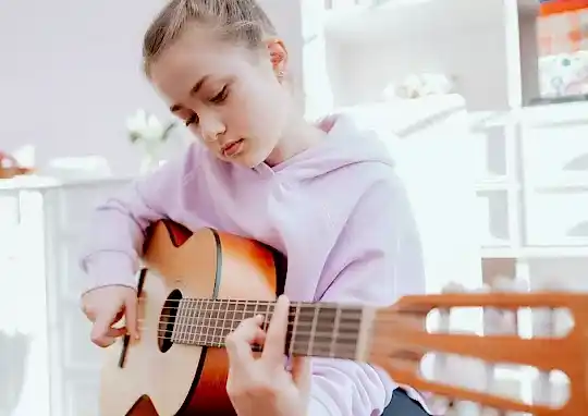 çocuklar için gitar eğitimi