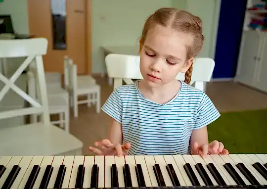 çocuklar için piyano eğitimi